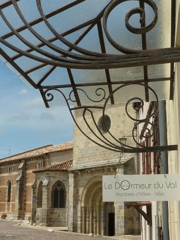 Le Dormeur Du Val Bed & Breakfast Le Mas-d'Agenais ภายนอก รูปภาพ